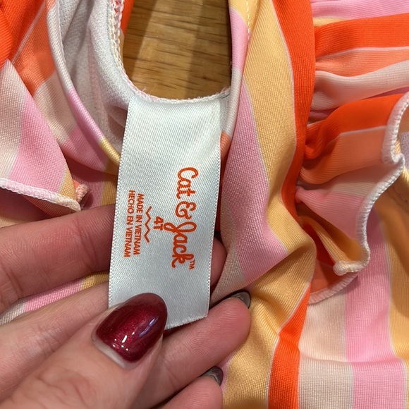 Cat and jack 4 t girl one piece bathing suit EUC - Picture 2 of 3